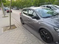 Usado Dacia Sandero Journey 101 CV (74 kW) 2025 Gris / plata Berlina