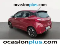 Usado Hyundai i10 67 CV (49 kW) 2023 Rojo Utilitario