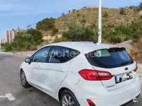 Usado Ford Fiesta Trend 85 CV (62 kW) 2019 Blanco Utilitario