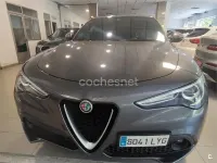 Usado Alfa Romeo Stelvio Super 190 CV (139 kW) 2022 Gris / plata SUV