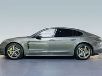 Usado Porsche Panamera 4 E-Hybrid Platinum Edition 462 CV (339 kW) 2023 Verde Utilitario