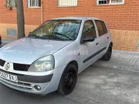Usado Renault Clio 75 CV (55 kW) 2002 Gris / plata Berlina