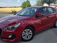 Usado Hyundai i30 95 CV (69 kW) 2020 Rojo Berlina