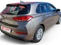 Usado Hyundai i30 110 CV (80 kW) 2021 Gris Utilitario