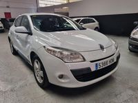 Usado Renault Mégane Dynamique 110 CV (80 kW) 2011 Blanco Berlina