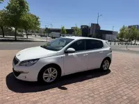 Usado Peugeot 308 Active 120 CV (88 kW) 2015 Blanco Utilitario