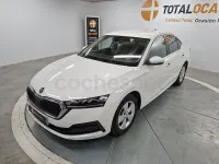 Usado Skoda Octavia Ambition 150 CV (110 kW) 2021 Blanco Berlina