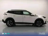Usado Peugeot 2008 Allure 101 CV (74 kW) 2022 Blanco SUV