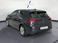 Usado VW Golf VIII 115 CV (84 kW) 2022 Gris / plata Berlina