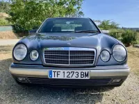 Usado Mercedes E230 Elegance 150 CV (110 kW) 1997 Gris Berlina