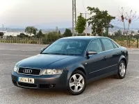 Usado Audi A4 155 CV (114 kW) 2001 Gris / plata Berlina