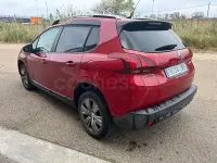 Usado Peugeot 2008 Style 100 CV (73 kW) 2018 Granate SUV