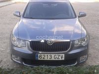 Usado Skoda Superb Exclusive 160 CV (117 kW) 2010 Gris / plata Familiar
