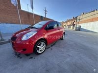 Usado Toyota Yaris Active 69 CV (50 kW) 2008 Rojo Utilitario