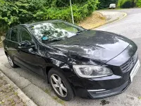 Usado Volvo V60 Kinetic 120 CV (88 kW) 2016 Negro Familiar