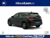 Usado Hyundai i30 120 CV (88 kW) 2024 Gris Berlina