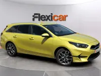 Usado Kia Ceed 120 CV (88 kW) 2023 Amarillo Utilitario