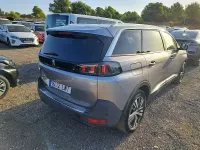 Usado Peugeot 5008 Allure 131 CV (96 kW) 2022 Gris SUV