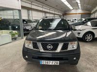 Usado Nissan Navara SE 171 CV (125 kW) 2006 Gris / plata Recogida
