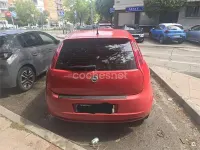 Usado Fiat Grande Punto Dynamic 77 CV (56 kW) 2007 Rojo Utilitario