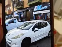 Usado Nissan Micra 80 CV (58 kW) 2010 Rojo Utilitario