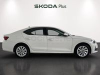 Usado Skoda Octavia Selection 150 CV (110 kW) 2025 Blanco Berlina