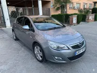 Usado Opel Astra Enjoy 95 CV (69 kW) 2011 Gris / plata Berlina
