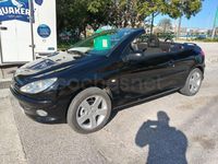 Usado Peugeot 206 110 CV (80 kW) 2002 Negro Descapotable