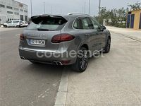 Käytetty Porsche Cayenne Turbo S 550 HP (404 kW) 2013 Harmaa Katumaasturi