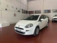 Usado Fiat Punto Pop 75 CV (55 kW) 2015 Blanco Utilitario