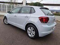 Usado VW Polo Advance 80 CV (58 kW) 2019 Gris / plata Utilitario