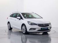 Usado Opel Astra Innovation 136 CV (100 kW) 2019 Blanco Familiar