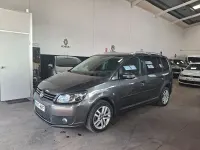 Usado VW Touran Advance 105 CV (77 kW) 2014 Marrón Monovolumen