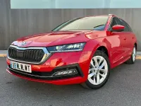 Usado Skoda Octavia Style 150 CV (110 kW) 2022 Rojo Familiar