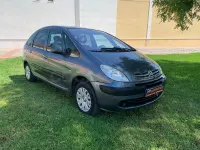 Usado Citroën Xsara Picasso Exclusive 92 CV (67 kW) 2012 Azul Monovolumen