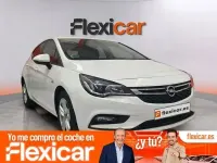 Usado Opel Astra Selective 110 CV (80 kW) 2018 Blanco Berlina