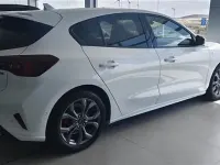 Usado Ford Focus ST-Line 125 CV (91 kW) 2023 Blanco Berlina