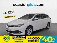 Usado Toyota Auris Touring Sports Active 136 CV (100 kW) 2016 Blanco Familiar