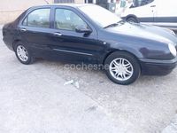 Usado Lancia Lybra 115 CV (84 kW) 2004 Negro Berlina