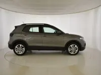 Usado VW T-Cross Advance 110 CV (80 kW) 2021 Gris/plata SUV