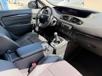 Usado Renault Grand Scénic III Dynamique 130 CV (95 kW) 2012 Blanco Monovolumen