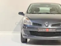 Usado Renault Clio II Authentique 85 CV (62 kW) 2007 Gris / plata Berlina