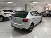 Usado Seat Ibiza Reference 90 CV (66 kW) 2011 Gris / plata Berlina
