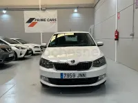 Usado Skoda Fabia Ambition 75 CV (55 kW) 2016 Blanco Berlina