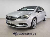 Usado Opel Astra Dynamic 125 CV (91 kW) 2016 Gris / plata Berlina