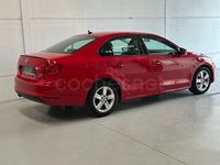 Usado VW Jetta Advance 105 CV (77 kW) 2011 Rojo Berlina