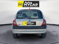 Usado Renault Clio II Privilege 75 CV (55 kW) 2004 Gris / plata Berlina