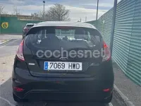 Usado Ford Fiesta Trend 100 CV (73 kW) 2014 Negro Utilitario