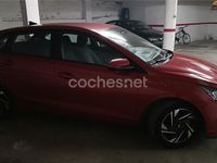 Usado Hyundai i20 100 CV (73 kW) 2022 Rojo Utilitario