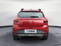 Usado Dacia Sandero Comfort 91 CV (66 kW) 2022 Rojo Berlina